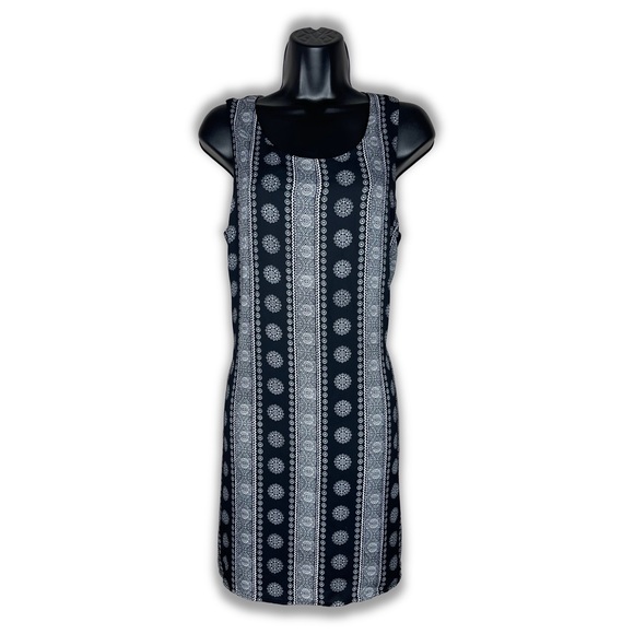 Pink Republic Black and White Keyhole Back Boho Line Print Dress - Picture 4 of 6